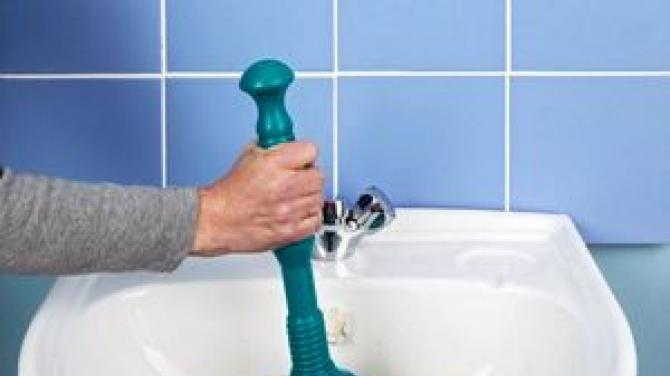 How to remove a clog in the bathroom at home?